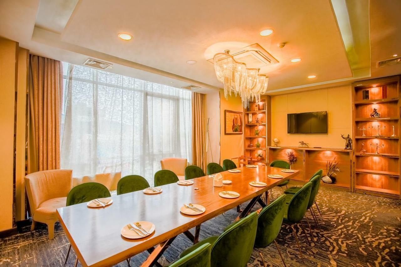 Ramada Ulaanbaatar City Center Kültér fotó